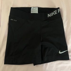 Nike Pros 🖤